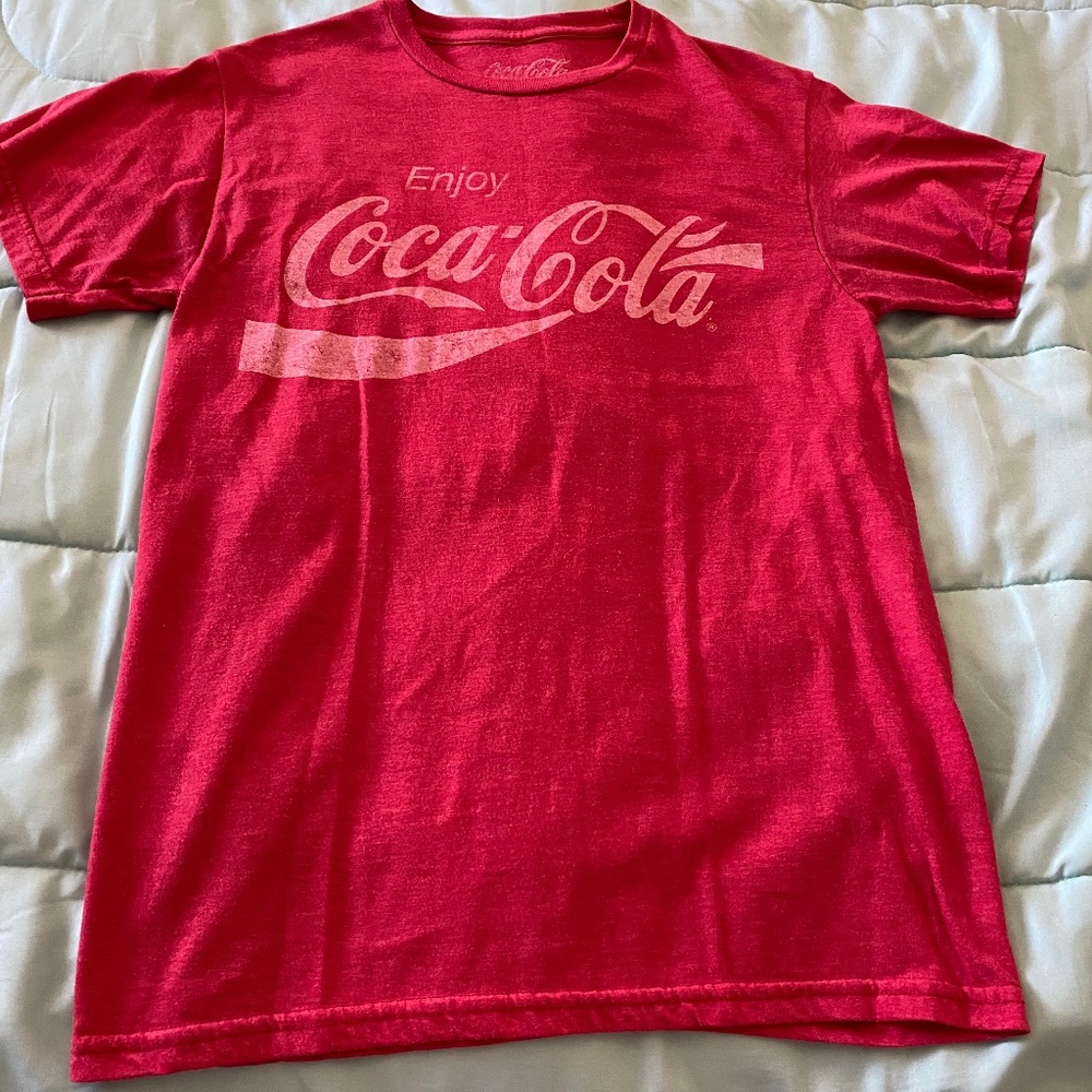 Red Coca-Cola t-shirt